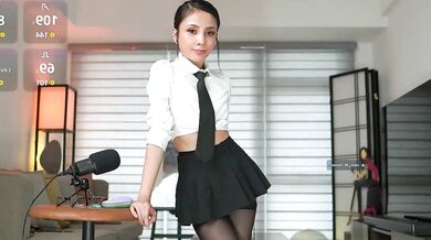 Belle_adrienne's Sensuous Beauty Session - Watch Her Get Intensely Hot!