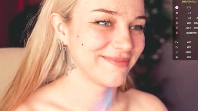 Mia_milagros - Sexy girl gets off on masturbating in online cam show