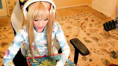 Archancel's stunning breasts get a workout in this cam show