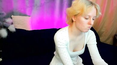 Watch Nicole_hiness's stunning tits and moans in this hot video