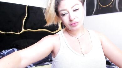 Lisa2018: The Seductive Goddess with Enchanting Body and Curves