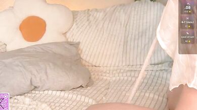 Watch caramelangels' seductive cam show with Luscious bust & Alluring proportions