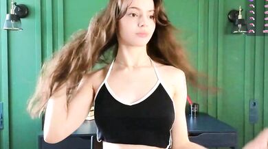 Randibelger - A captivating cam girl and her charming enchantments