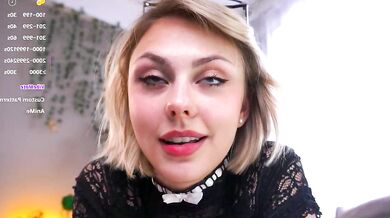 Darlinechapel - The Dirty College Girl craves for more and more!