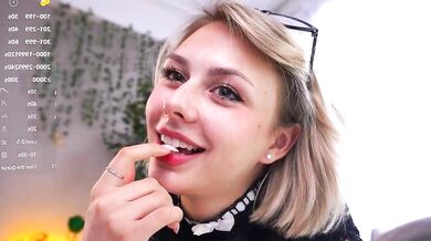 Darlinechapel - The Dirty College Girl craves for more and more!