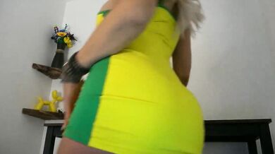 English Rose's stunning face and body gets recorded in a sensual clip