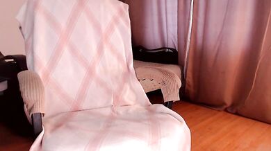 Foxydiamond2020, a stunning young cam girl, enchants with Magnetic charm and Trembling pleasure