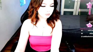 Maddymystie's pulsating lips and mesmerizing body - watch now!