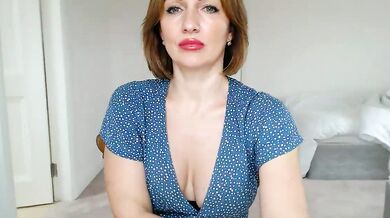 Watch mallinia seduce and satisfy her hunger with a hot webcam show