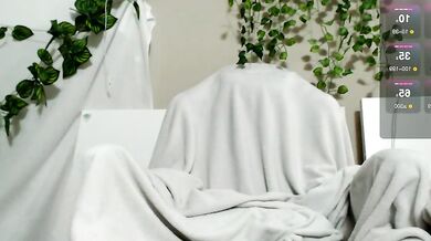 Le_chan's steamy solo session on camera - Video Internet broadcast