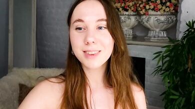 Jules_endless is a stunning busty babe who can't resist getting her tight body pounded