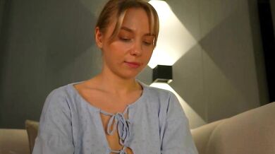 Snow_is_falling's seductive curves and tantalizing body in the nude on camera