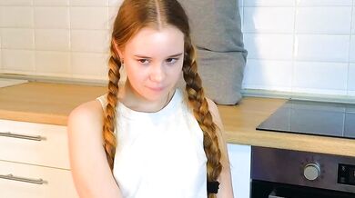 Edytcompton's hot body and tight pussy get leaked on camera
