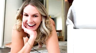 Gracie Mae's steamy solo session on webcam - Recorded in HD