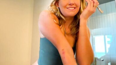 Gracie Mae's steamy solo session on webcam - Recorded in HD