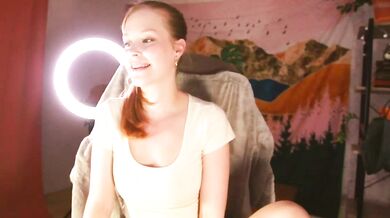 Watch Jane_Flowers in hot action: Luscious assets, Seductive glutes & nude leak action!