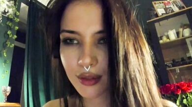 Perfect waistline and Perky assets - a naked video of Radiant Muse