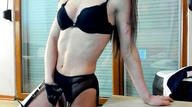 Hotel77777's stunning assets are irresistible, so she records herself in a hot encounter