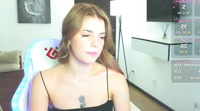 Adrianawow1 seduces you with her stunning curves & exposes her naked body