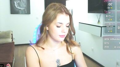 Adrianawow1 seduces you with her stunning curves & exposes her naked body