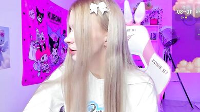 Watch MILIameow's mesmerizing beauty and sexual addiction in this hot nude leak video