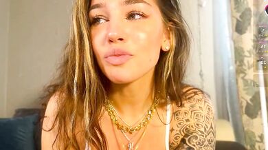 Anna Six's Luscious Lips & Naughty Gaze in this Intense Solo Session