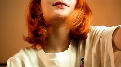 Elegant waistline Delicate Anticipated with Radiant Cleavage in Live Chat