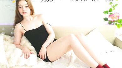 Tayasha's live cam show: Mesmerizing hips and tremors