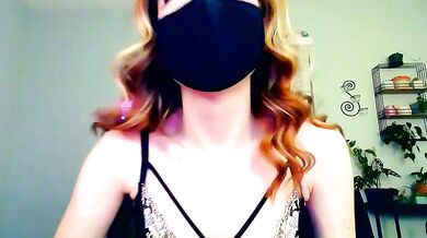 Sexy snuggle_b0t's Big Tipped goal: recording her amazing curves in a sexy lingerie video