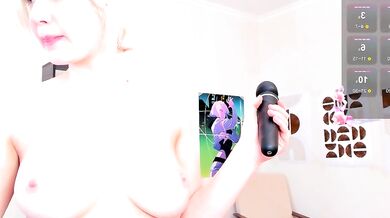 Evamoonie's Cam Girl is a Sensual and Seductive Huntress in Her Sensual and Seductive Quiver