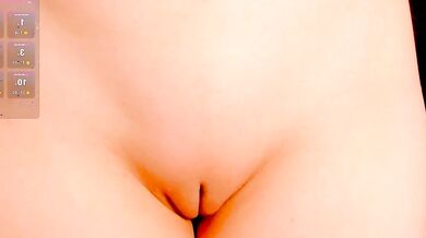 Watch Gorgeous Goddess Creamy Show off her shape in this Webcam Show!