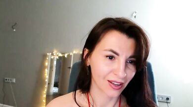 Mary_love16: A topless MILF with a big ass and a gorgeous face gets a hot cum facial