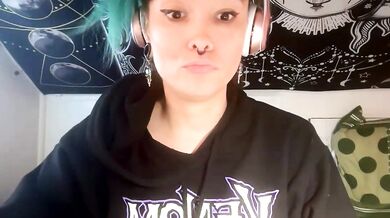 Watch as petite brunettes FRRANNKIE strips & teases in a steamy shower