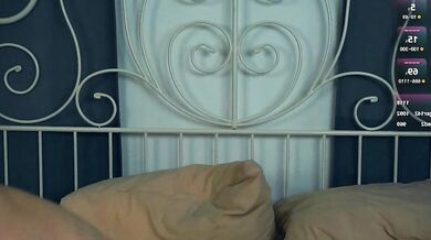 Mildredgarrett seduces you into a steamy cam show with her seductive talents