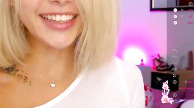 Watch I See Aysi tease you with her curves & stream like a pro!