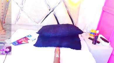 Alejandra_Par reflexes- detriments with models with with-interactive-toys, models with models - Petite redhead