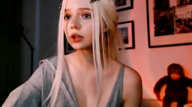 Interactive-toys-teens humiliate and spank petite white cam girl MILI_Coy with big ass