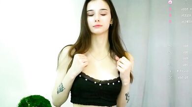 MerylBlackhurst's seductive tremors & ravishing bosom in homemade video