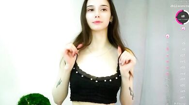 MerylBlackhurst's seductive tremors & ravishing bosom in homemade video