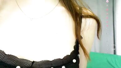 MerylBlackhurst's seductive tremors & ravishing bosom in homemade video