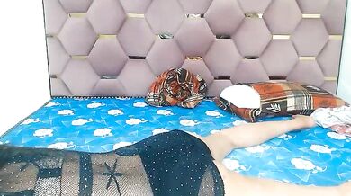 Shy_Alisha gets naughty with her young Indian friend in hot homemade video