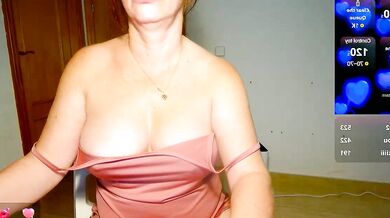 Naughty blonde Susycachonda1 has a finger-licking orgasm while playing with her toys