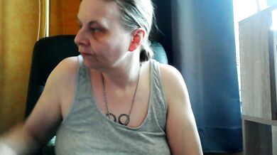 German Medium-Aged Small Audience Trimmed White Oiled-Up Video of Charming Chats