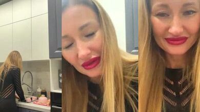 Sweet-PussyLips plays a hot role-play with a big ass and small tits in a white bikini