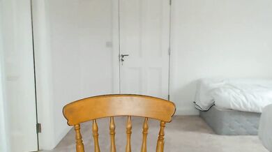 Mallinia, the hot influencer, flaunts her stunning body in this sensual video