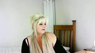 Miahotmilf strips & teases with her big tits and oily hands in hot roleplay