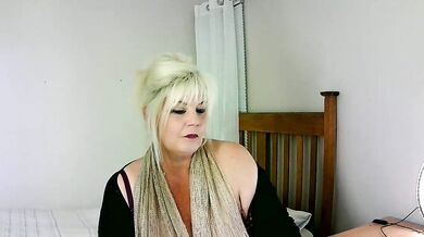 Miahotmilf strips & teases with her big tits and oily hands in hot roleplay