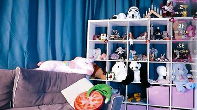 Madnessalise's breathtaking curves and naked nudity in Tru Private video