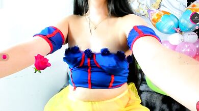 Watch criss_21_'s recordable-privates deepthroat-blowjob & spanking in a shower