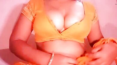 YUKTAPOWER's steamy Indian-young pussy fingering on cam - Lovense-style!